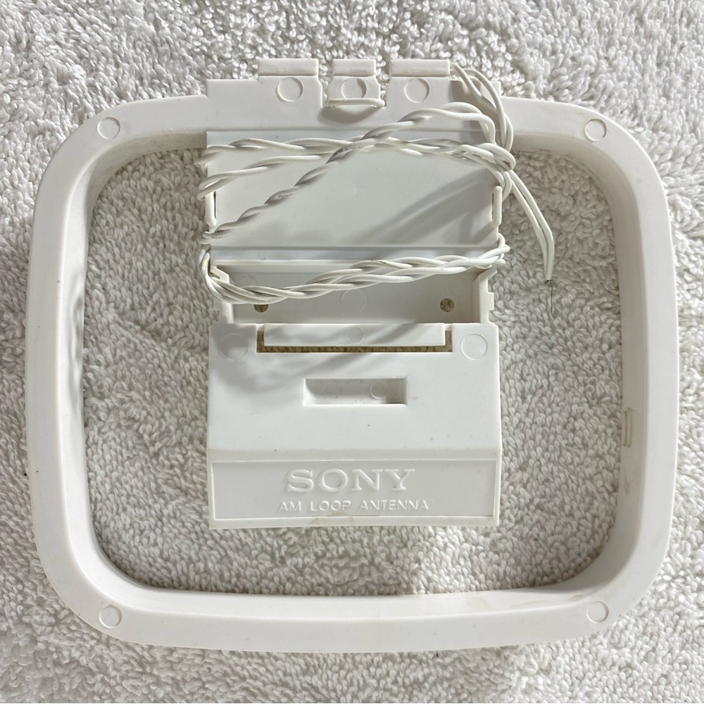 5/$35 Vintage Sony White AM Loop Antenna